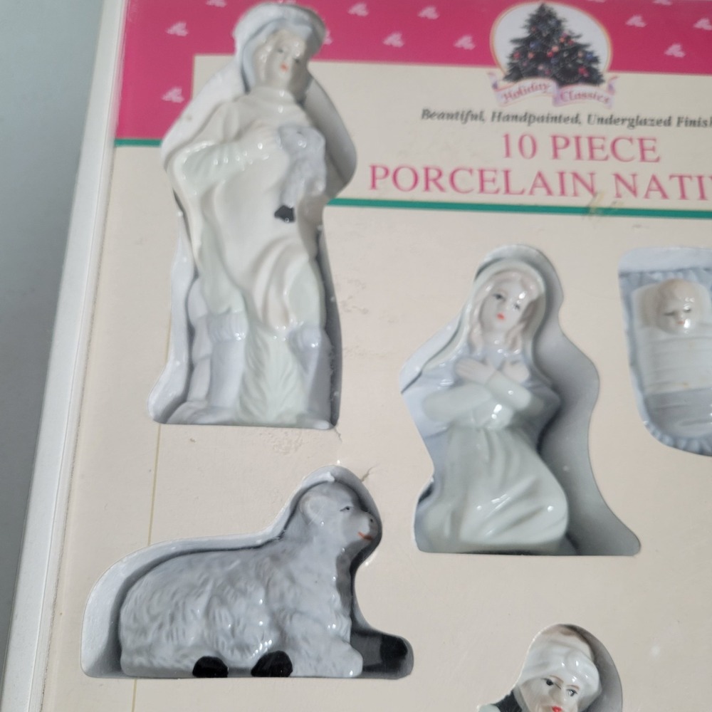 Dynasty Classics Holiday Classics Handpainted 10 Piece Nativity Set Vintage 0567 - Picture 3 of 7